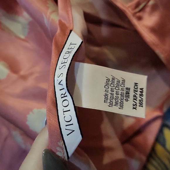 Victoria's Secret Nighty - Picture 8 of 10